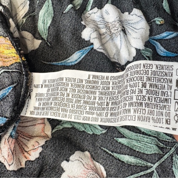 Forever 21 floral high low cold shoulder wrap dress ❤️ - Picture 6 of 6